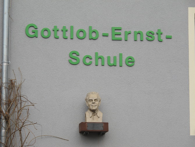 Büste des Namensgebers "Gottlob-Ernst"